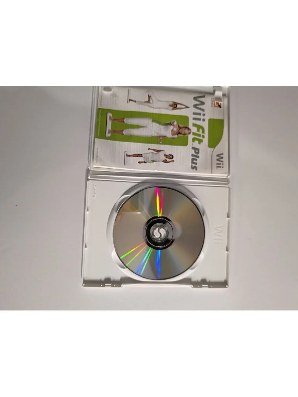 Nintendo Wii Fit Plus (Nintendo Wii) Complete w/ Case, Manual, Disc E NTSC-U/C